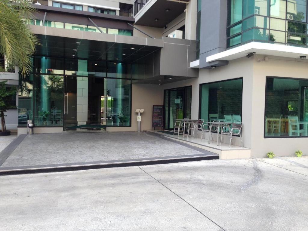 Ipremium Sukhumvit 81 Hotel Bangkok Buitenkant foto