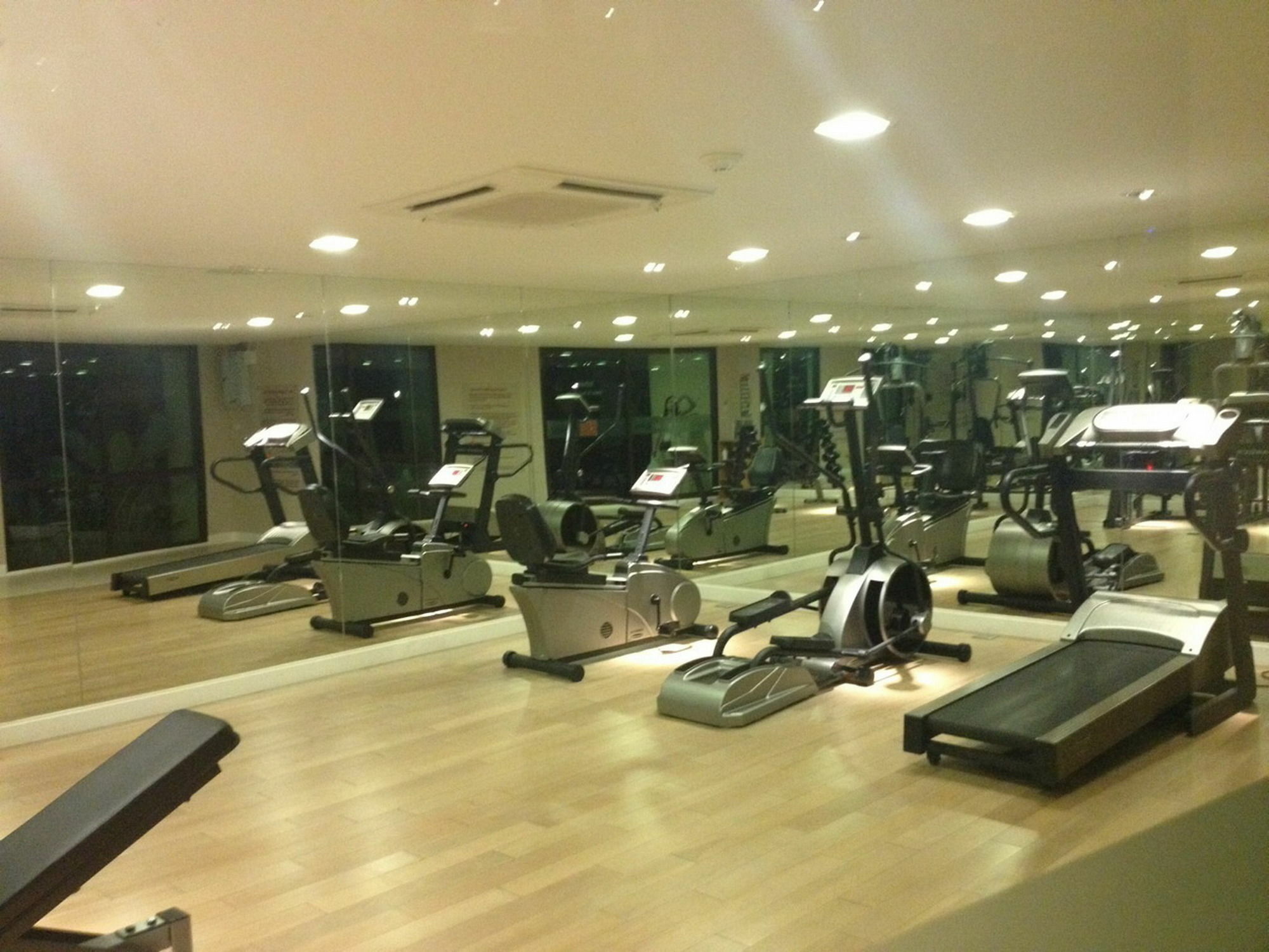 Ipremium Sukhumvit 81 Hotel Bangkok Buitenkant foto
